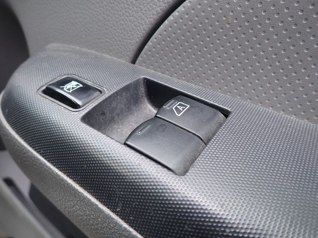 Nissan NV350 Caravan 2019-11 15623-16