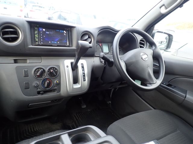 Nissan NV350 Caravan 2019-11 15623-1
