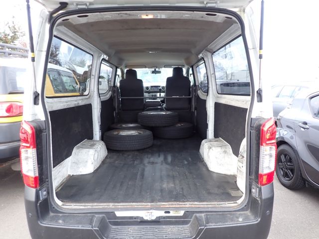 Nissan NV350 Caravan 2019-11 15623-23