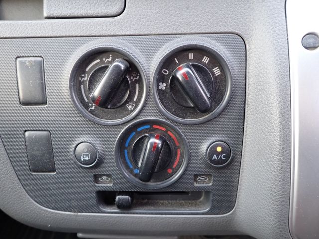 Nissan NV350 Caravan 2019-11 15623-13