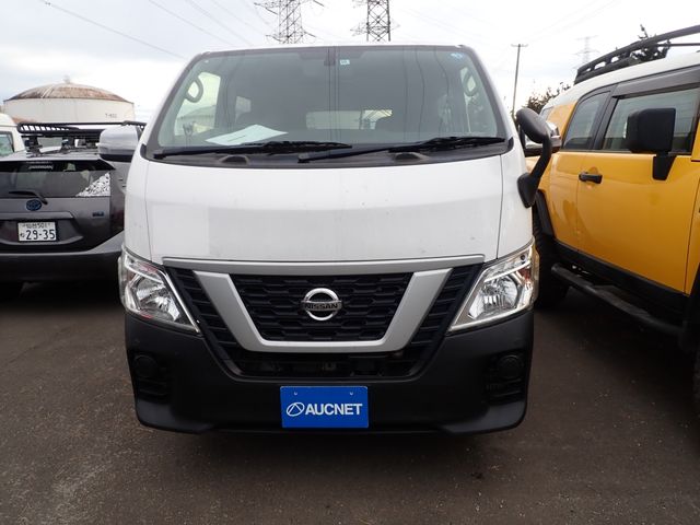 Nissan NV350 Caravan 2019-11 15623-4