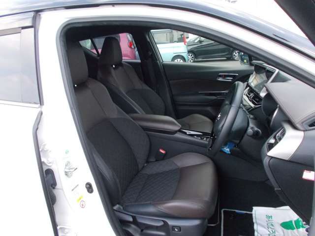 Toyota C-HR 2018-02 7097-10