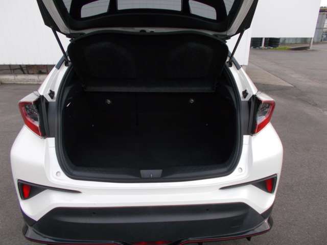 Toyota C-HR 2018-02 7097-15