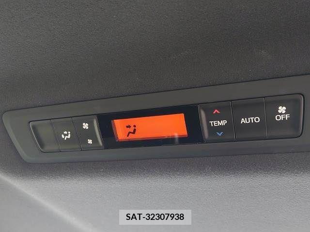 Toyota VOXY 2020-08 288916-14