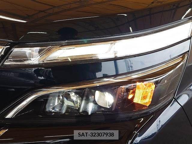 Toyota VOXY 2020-08 288916-9