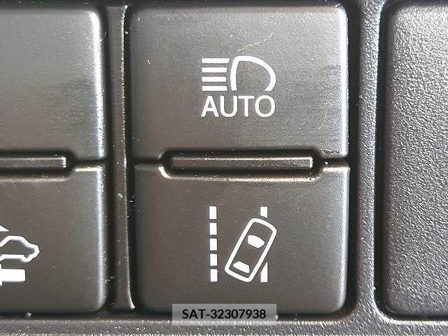 Toyota VOXY 2020-08 288916-5