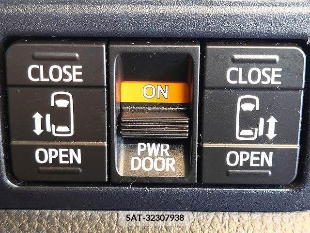 Toyota VOXY 2020-08 288916-4