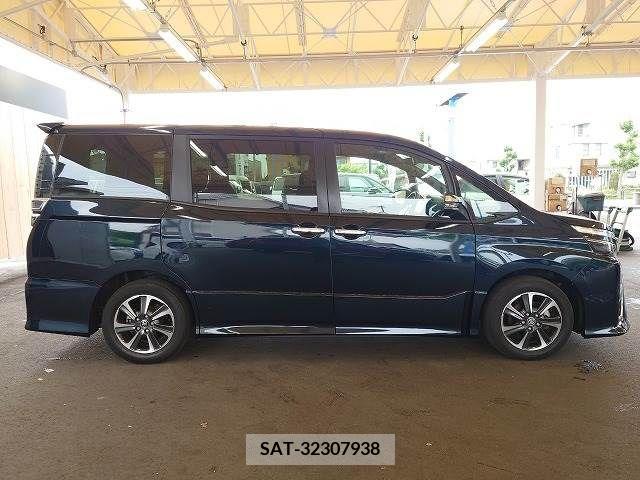 Toyota VOXY 2020-08 288916-17