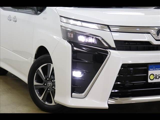 Toyota VOXY 2019-03 9211-22