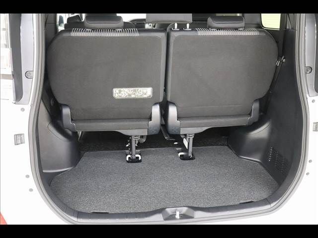 Toyota VOXY 2019-03 9211-13