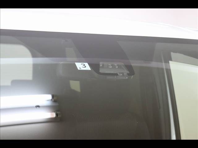 Toyota VOXY 2019-03 9211-5
