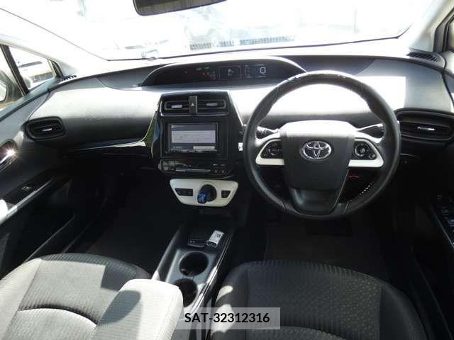 Toyota PRIUS 2016-07 385920-12