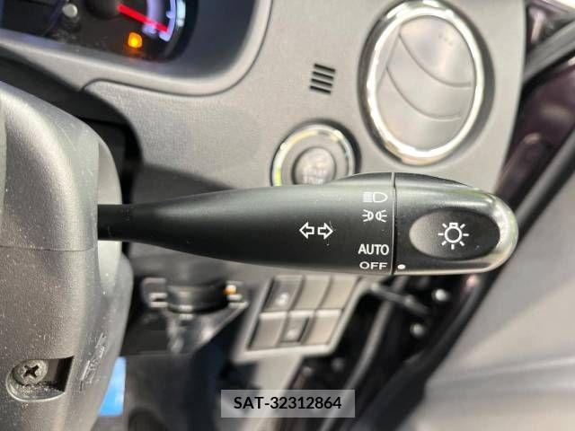 Nissan ROOX 2011-06 388464-6