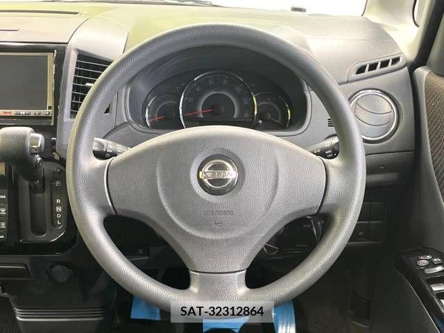 Nissan ROOX 2011-06 388464-11