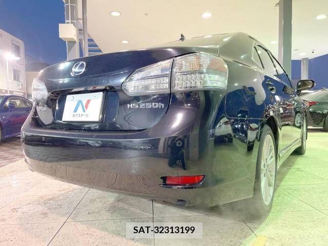 Lexus HS 2010-07 275376-17