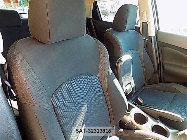 Nissan JUKE 2015-08 212797-9