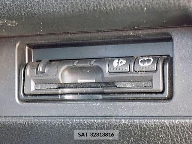 Nissan JUKE 2015-08 212797-18