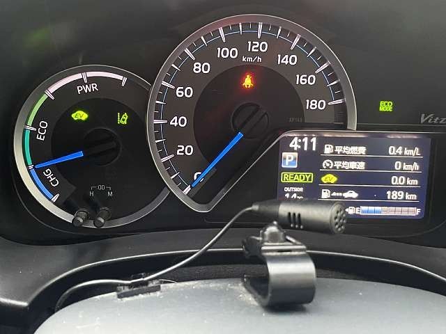 Toyota VITZ HYBRID 2018-02 182438-4