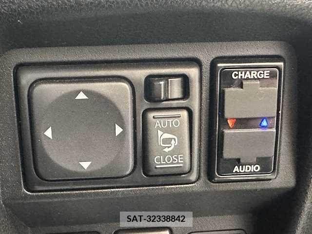 Nissan JUKE 2014-09 320533-7