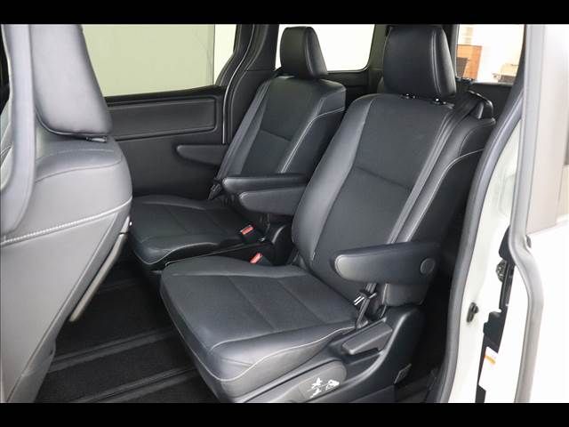 Toyota ESQUIRE 2019-08 16129-11