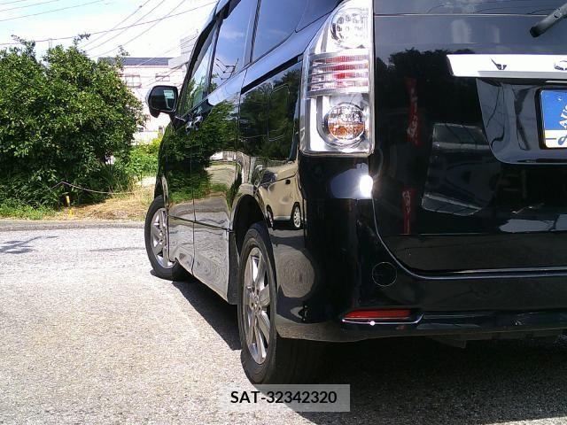 Toyota VOXY 2009-02 326881-5