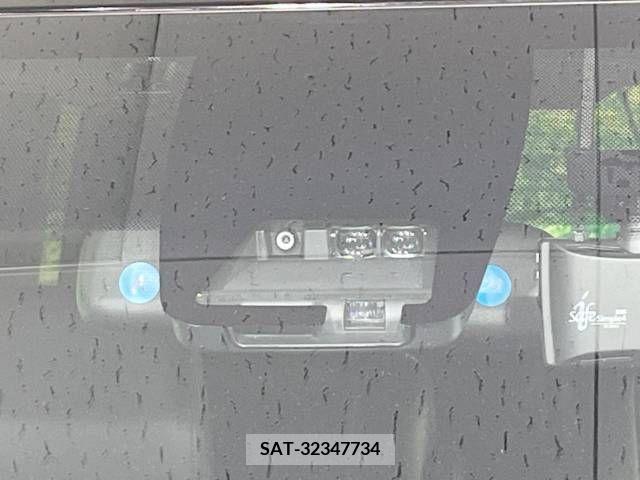 Toyota VOXY 2020-02 289059-2