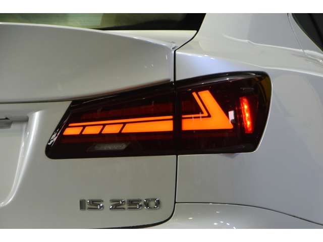 Lexus IS 2008-05 5229-17