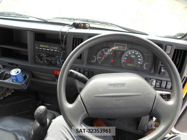 Mazda TITAN 2012-03 203476-2