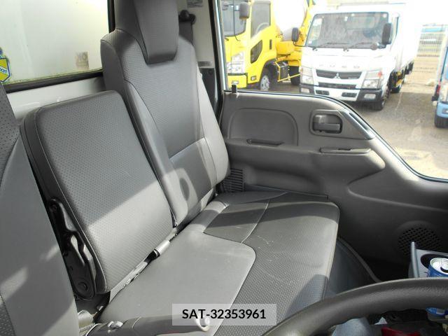 Mazda TITAN 2012-03 203476-21