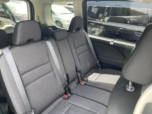 Nissan SERENA 2018-06 18375-6