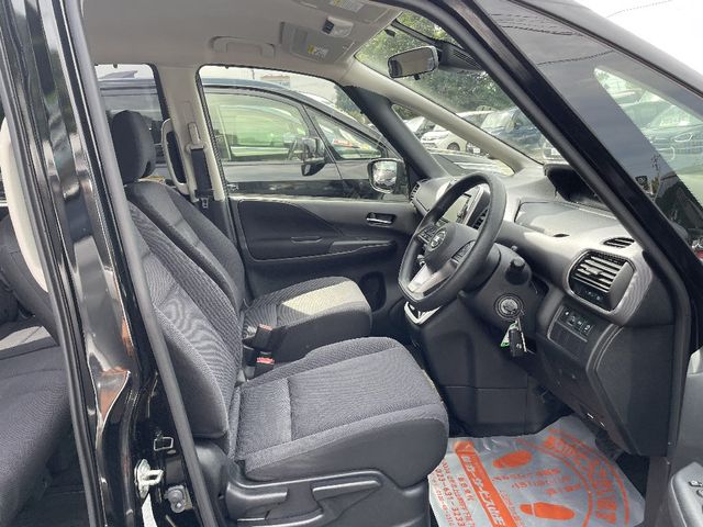 Nissan SERENA 2018-06 18375-4