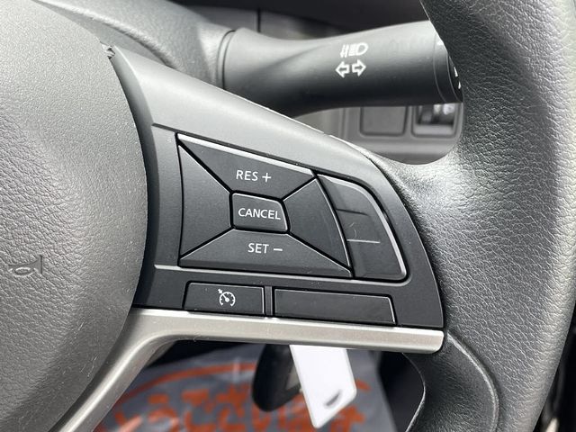 Nissan SERENA 2018-06 18375-19