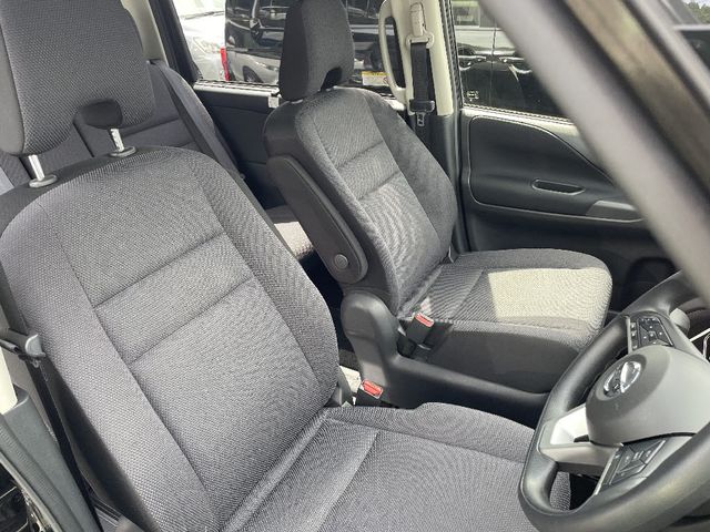 Nissan SERENA 2018-06 18375-5