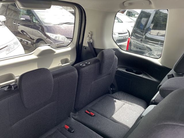 Nissan SERENA 2018-06 18375-7