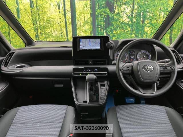 Toyota NOAH 2023-04 204538-1