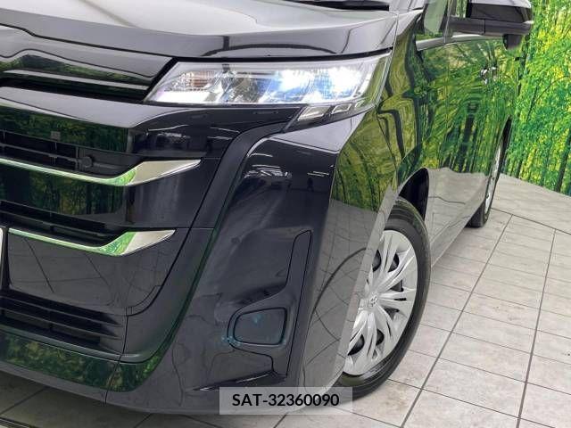 Toyota NOAH 2023-04 204538-12