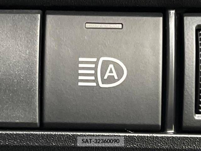Toyota NOAH 2023-04 204538-7