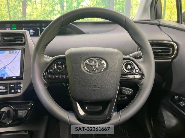 Toyota PRIUS 2022-04 332207-11