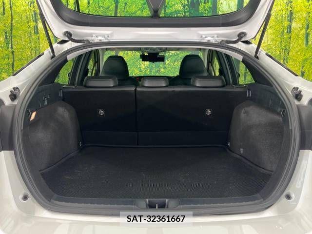 Toyota PRIUS 2022-04 332207-10