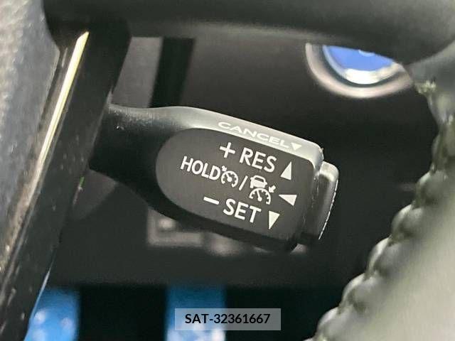 Toyota PRIUS 2022-04 332207-6