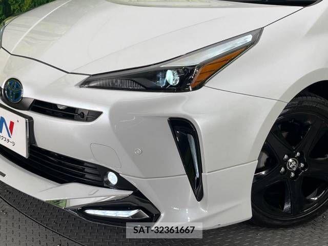 Toyota PRIUS 2022-04 332207-12