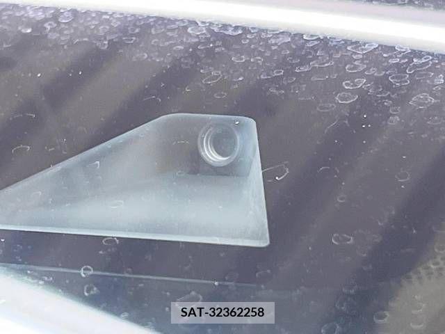 Nissan NOTE 2018-12 340932-3