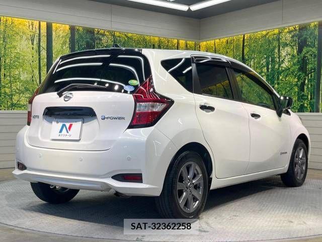 Nissan NOTE 2018-12 340932-17