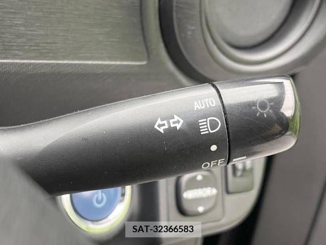 Toyota AQUA 2013-11 260208-5