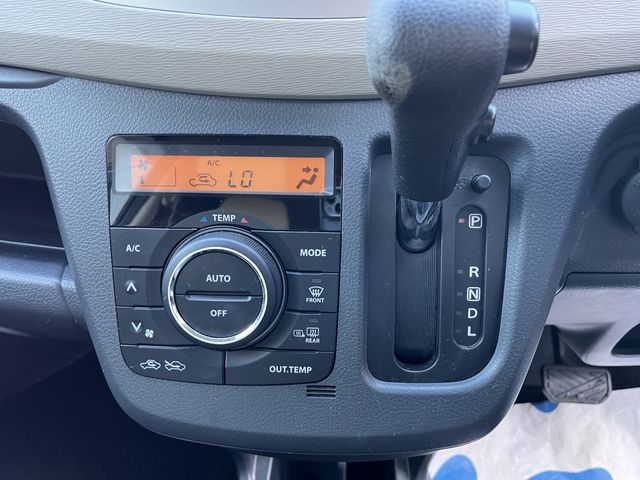 Suzuki WAGON R 2013-11 9422-12