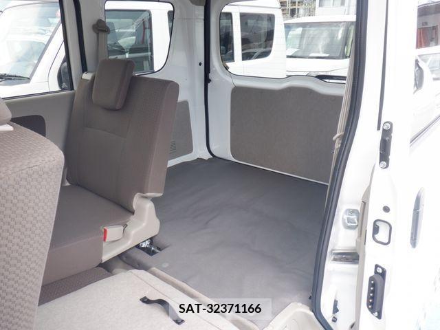 Suzuki EVERY 2023-07 301659-13