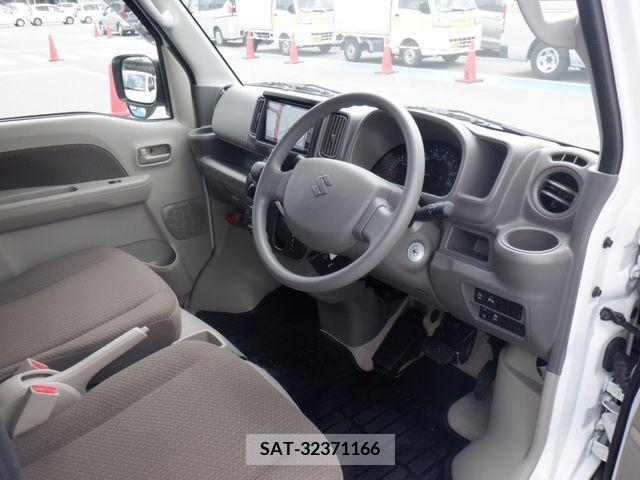 Suzuki EVERY 2023-07 301659-22