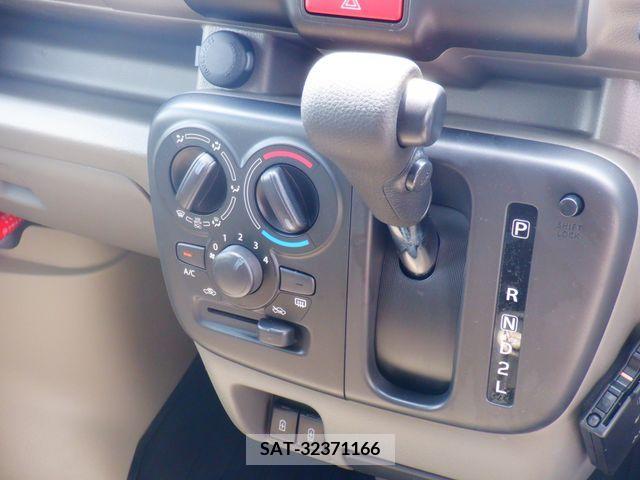 Suzuki EVERY 2023-07 301659-6