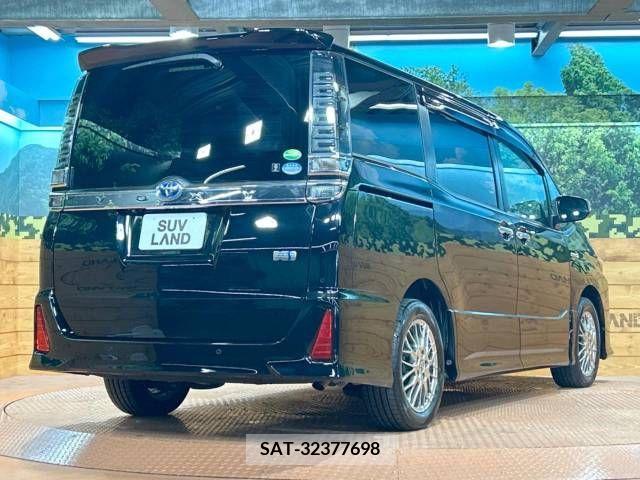 Toyota VOXY HYBRID 2019-01 289393-7