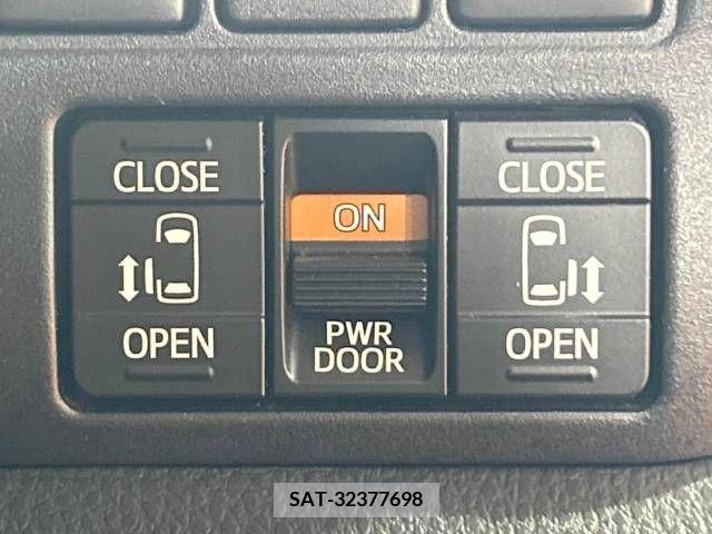 Toyota VOXY HYBRID 2019-01 289393-5